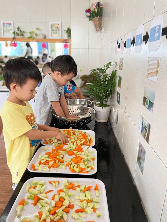 Trường Mầm Non Song Ngữ Montessori Smiling Fingers Phú Nhuận