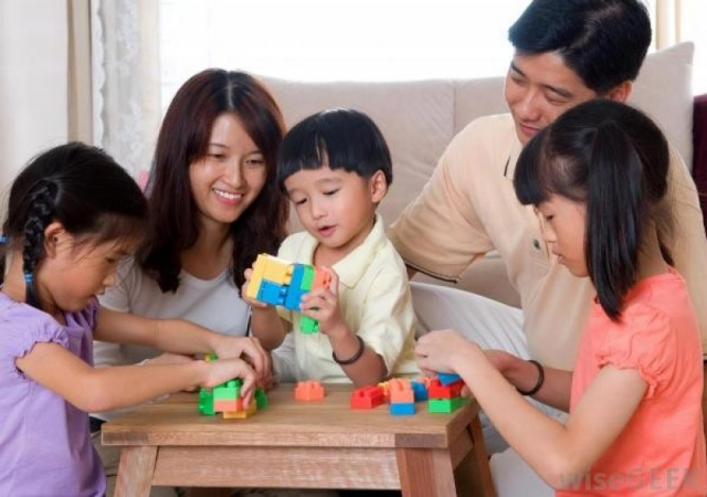 Những hoạt động cha mẹ vui chơi cùng bé cho sự phát triển toàn diện