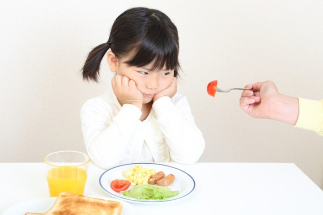 Những lời khuyên hữu ích để đối phó với tình trạng bé biếng ăn
