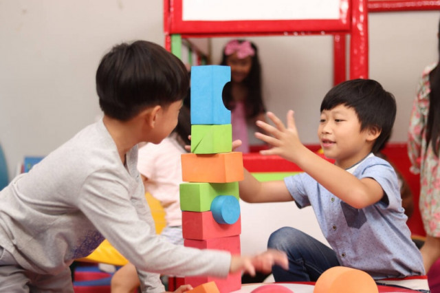 Cách làm giáo cụ montessori handmade tại nhà đơn giản