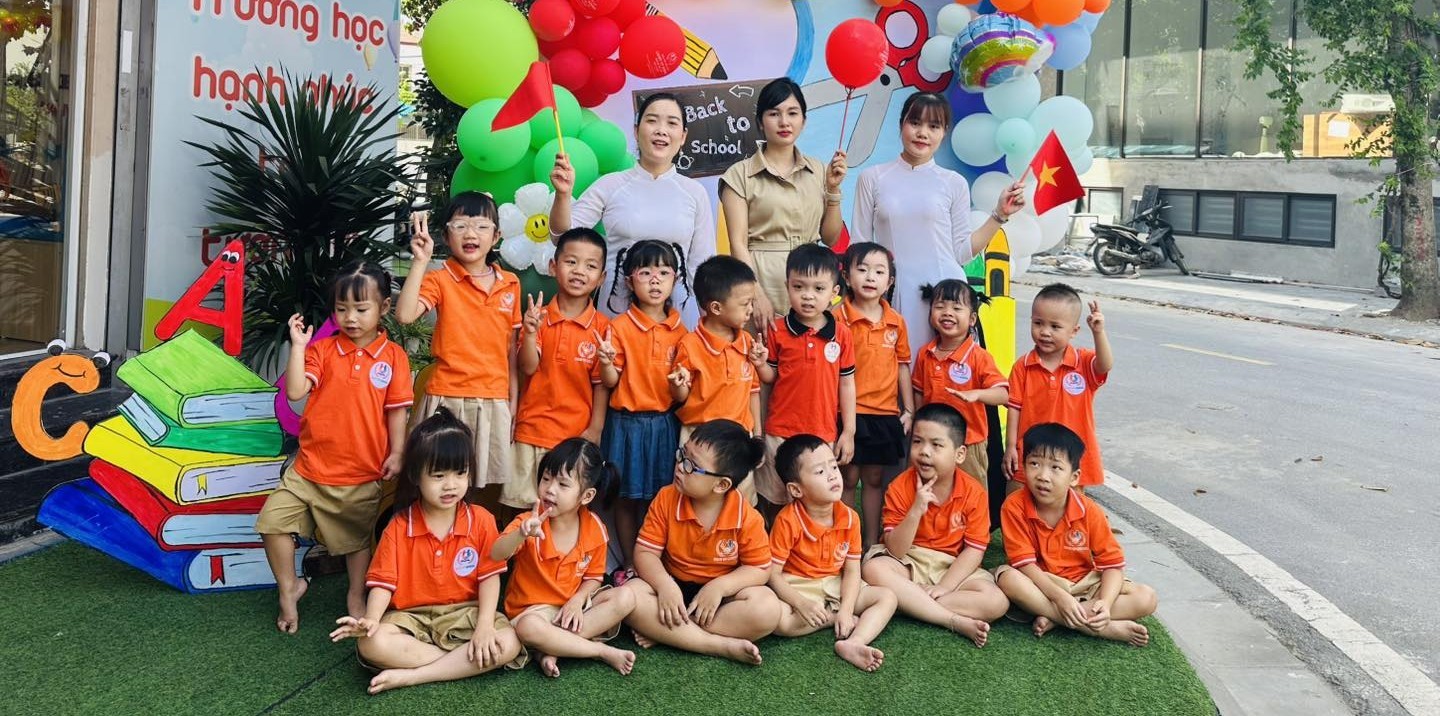 Light Up School Montessori - Đông Anh