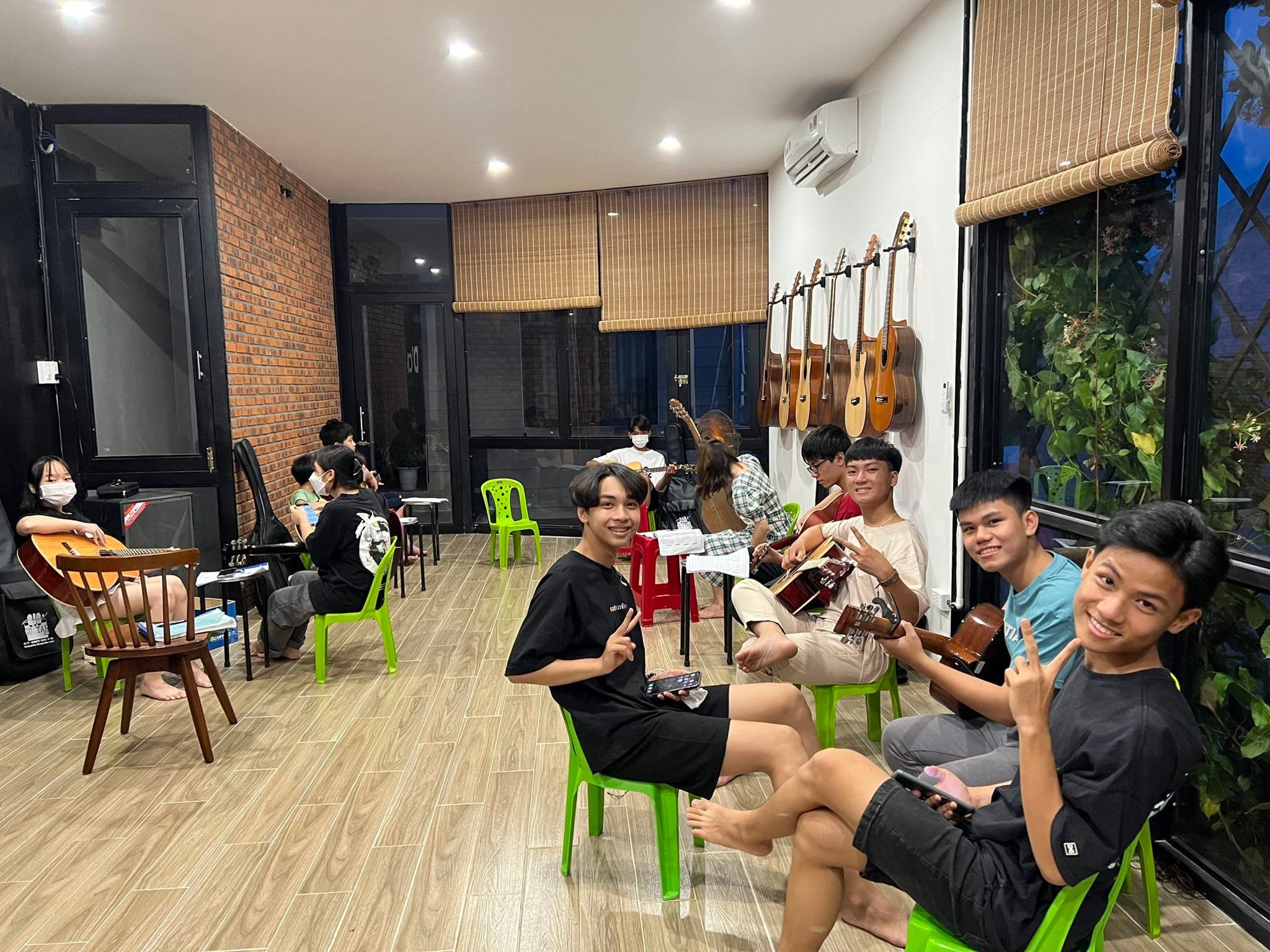 Lớp D'class Guitar - Hội An