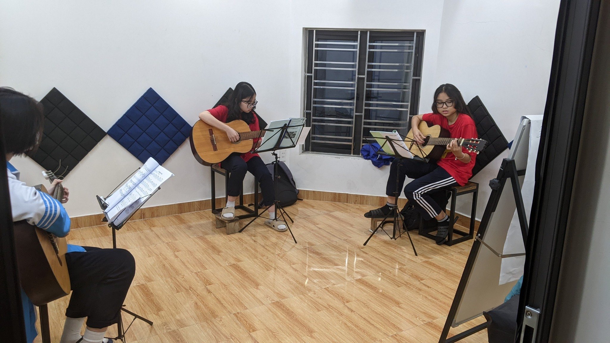 Lớp Học Guitar Tú Nguyễn - Lê Chân