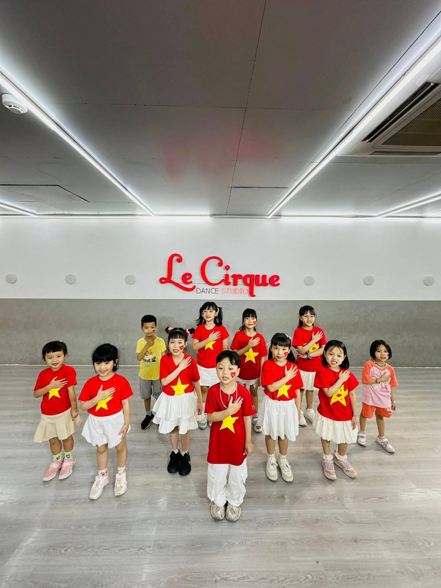 Lớp học nhảy, múa Le Cirque - Thanh Xuân