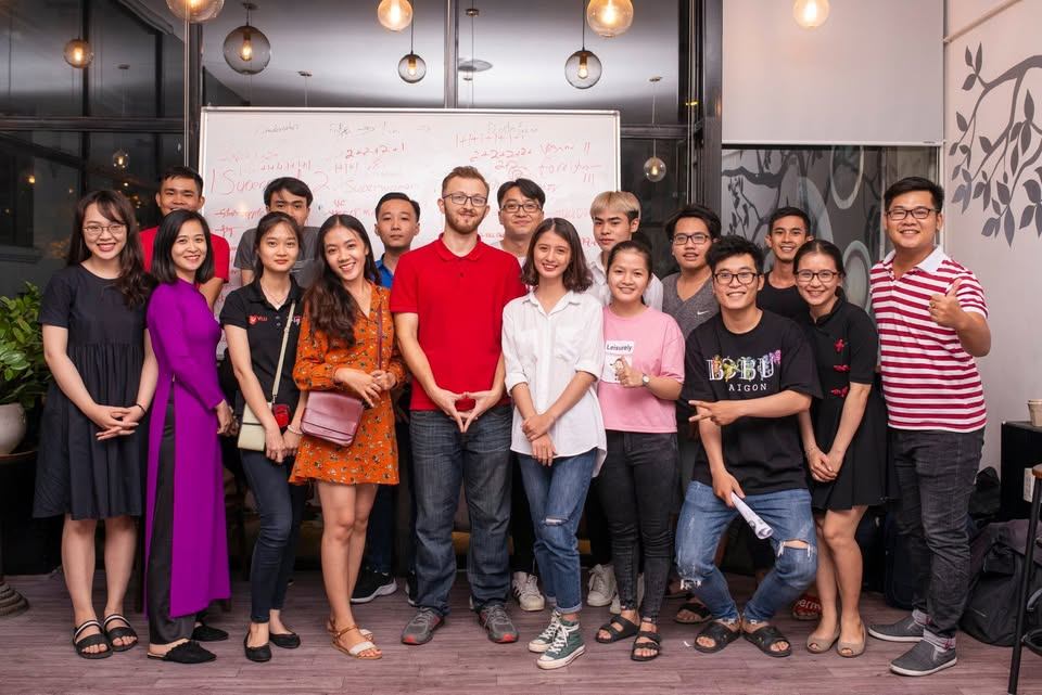 Lớp Let's Talk EngLish - Bình Thạnh