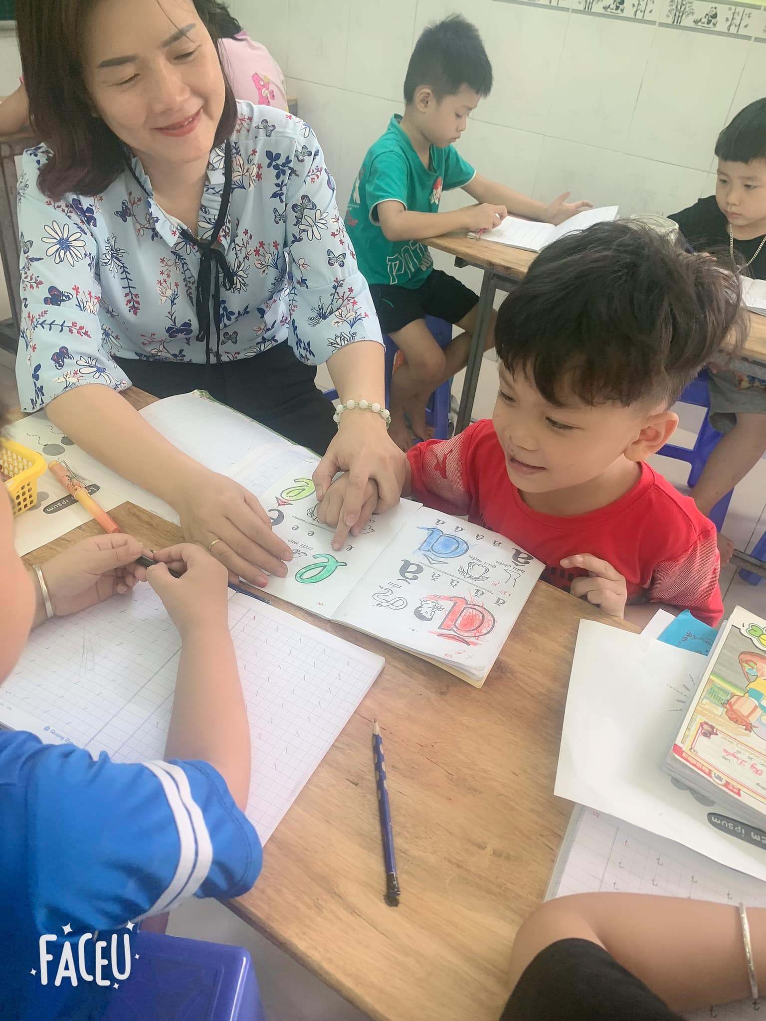 Lớp Luyện Chữ Đẹp Cô Thắm - Tân Tiến