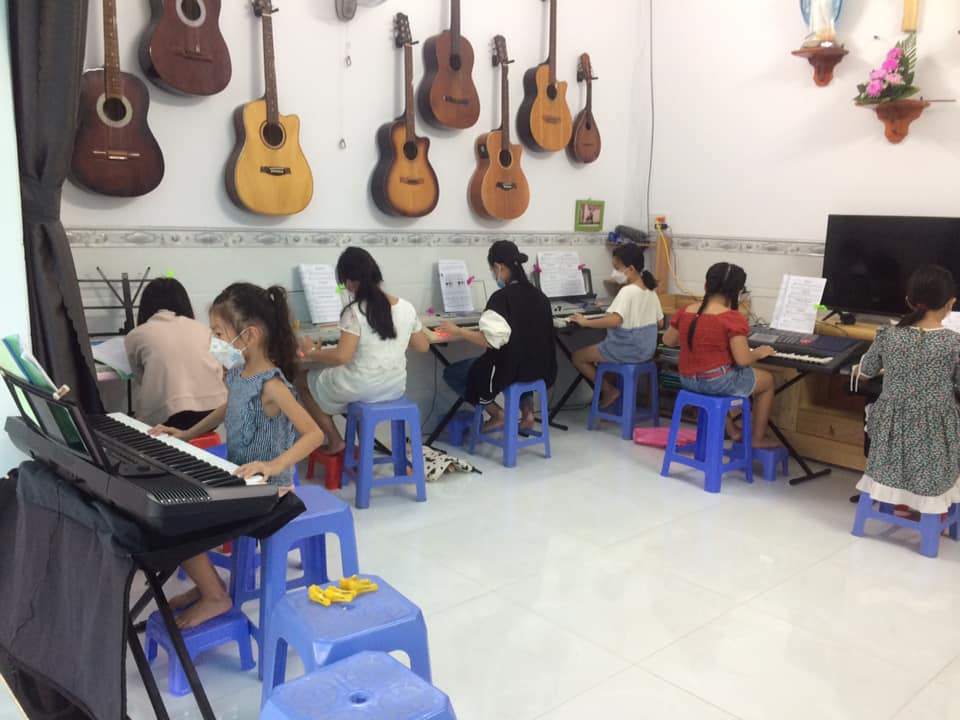 Lớp Nhạc Minh Trọng - Định Quán