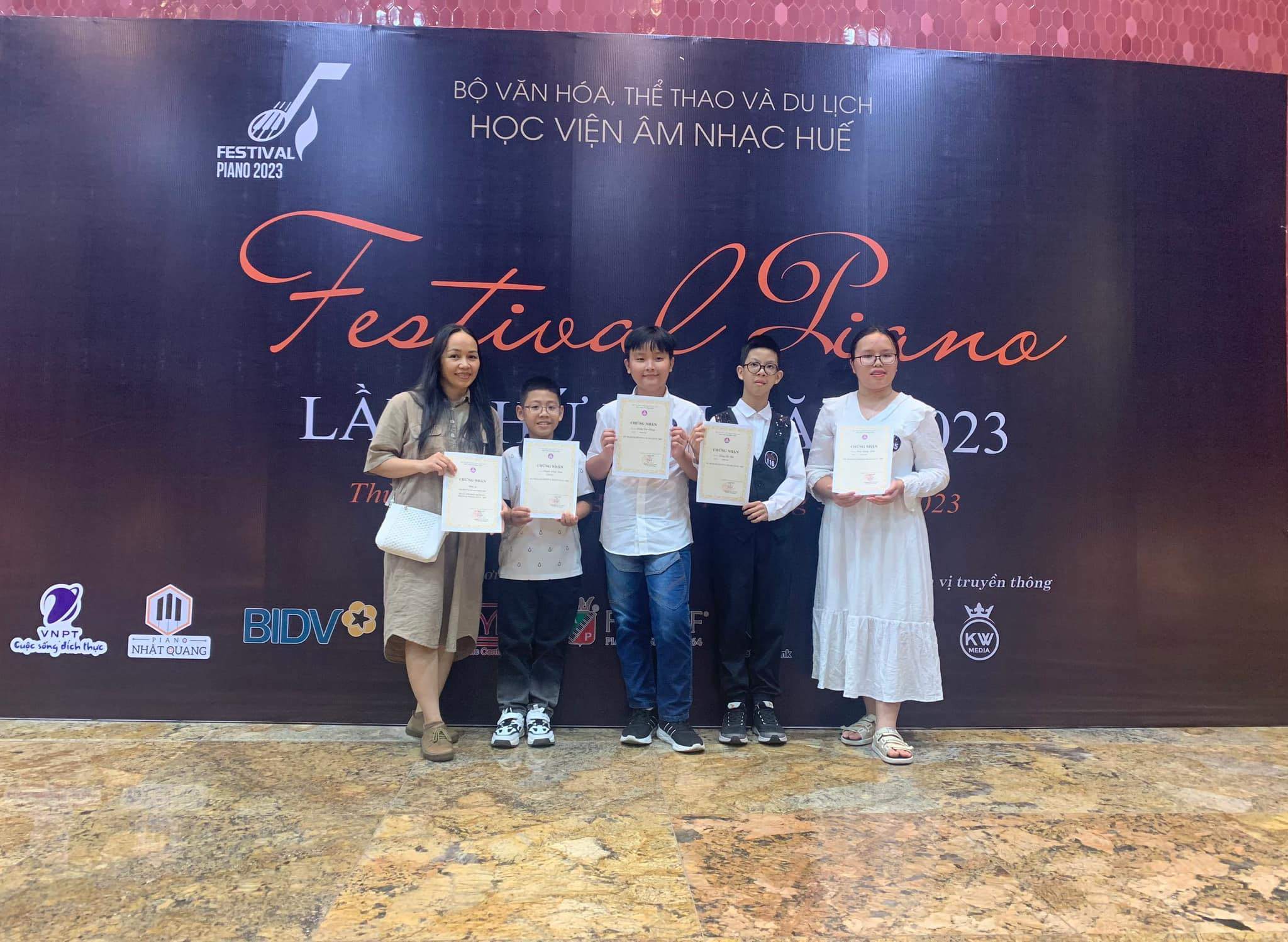 Lớp Nhạc Ước Mơ Xanh - Tân Tiến