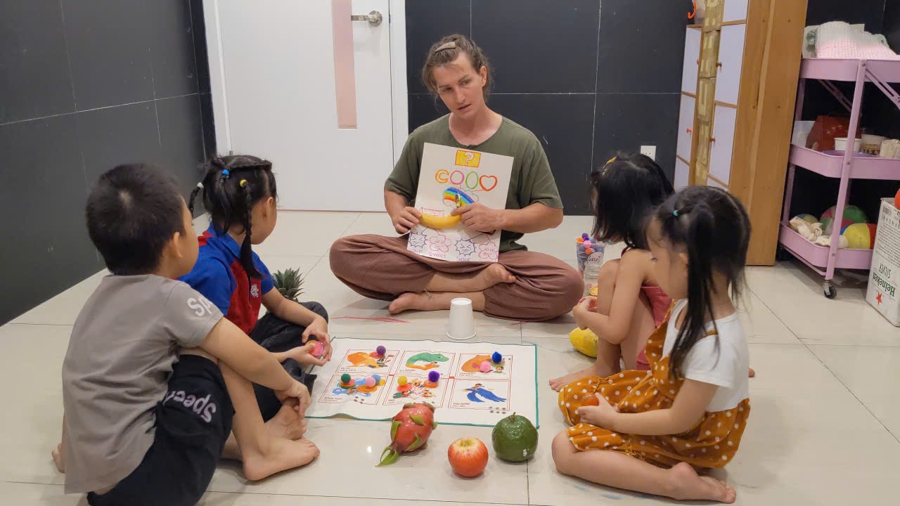 Lớp Tiếng Anh Thầy Paul - The Monster Factory - Bình Thạnh