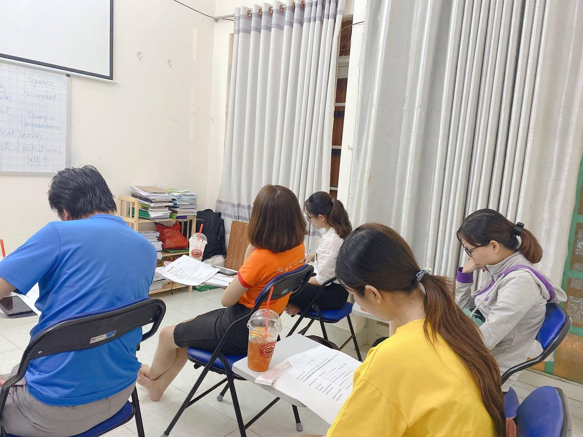 Lớp Tiếng Anh Ms Thảo - Gò Vấp