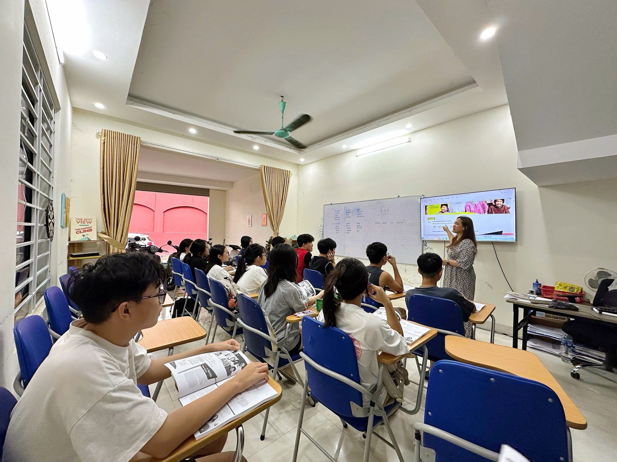 Lớp Tiếng Anh thầy Khoa - Vĩnh Yên