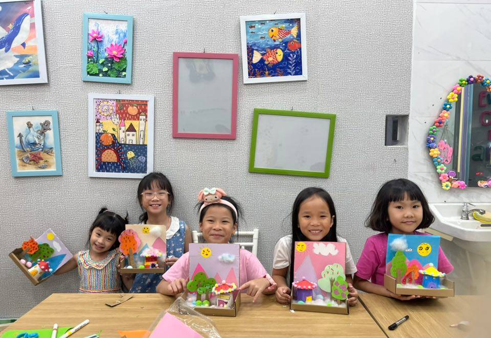 Lớp Vẽ Cá Mơ - Tân Phú