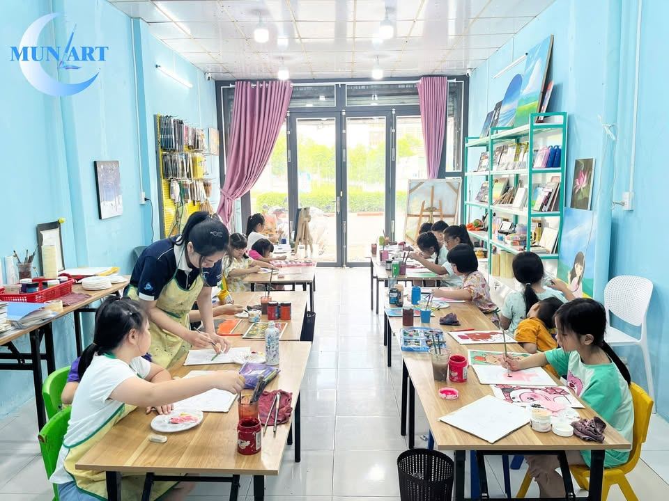 Lớp Vẽ Sáng Tạo Mun Art Studio - Dĩ An