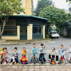 Mầm Non Ong Thông Thái - Long Biên