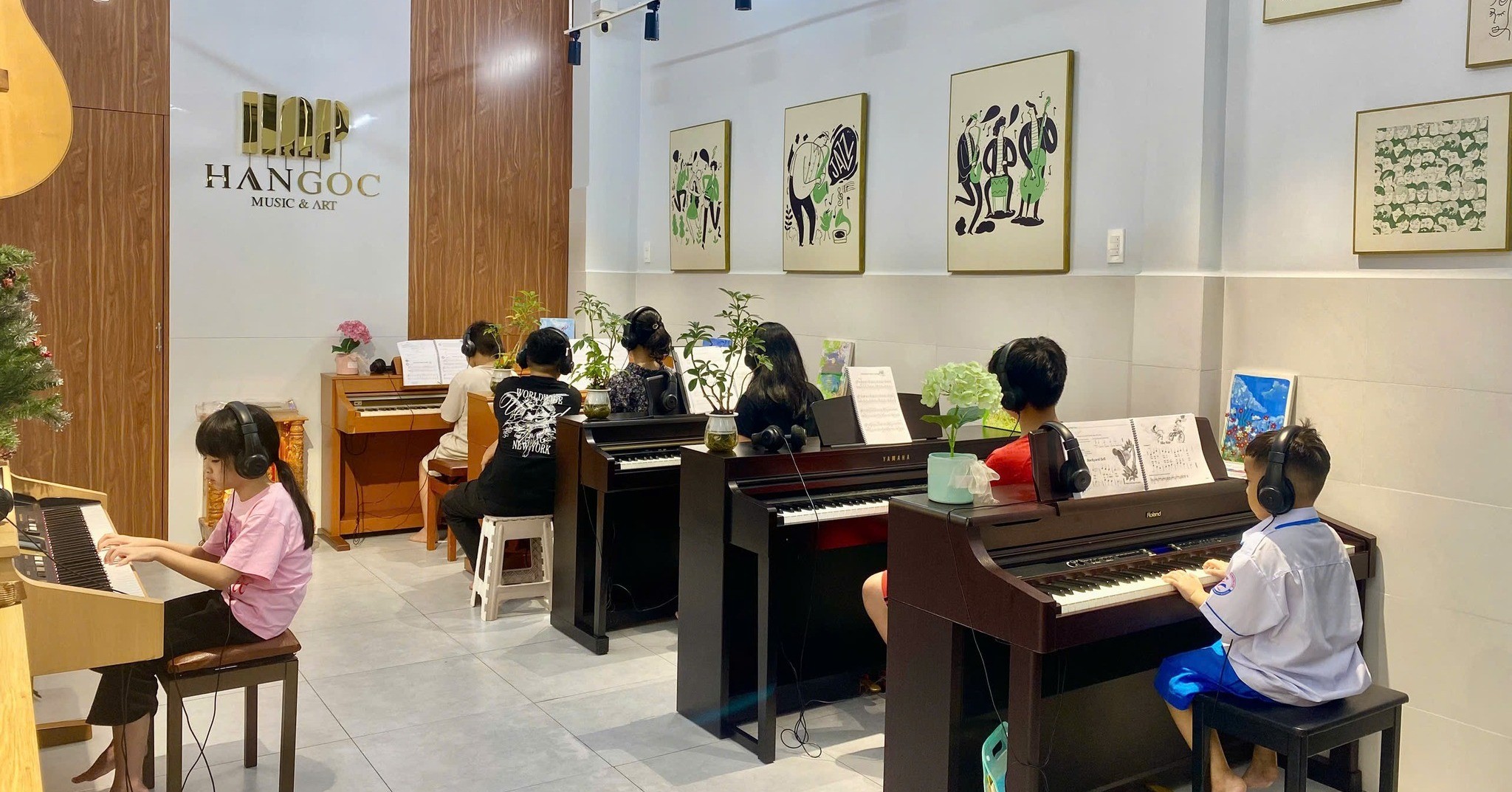 Trung tâm Âm Nhạc Hà Ngọc - Quận 10