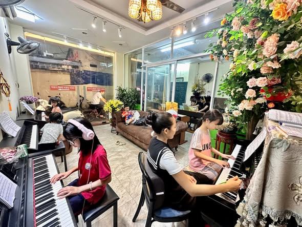 Trung tâm Âm nhạc Music House - Ngọc Khánh