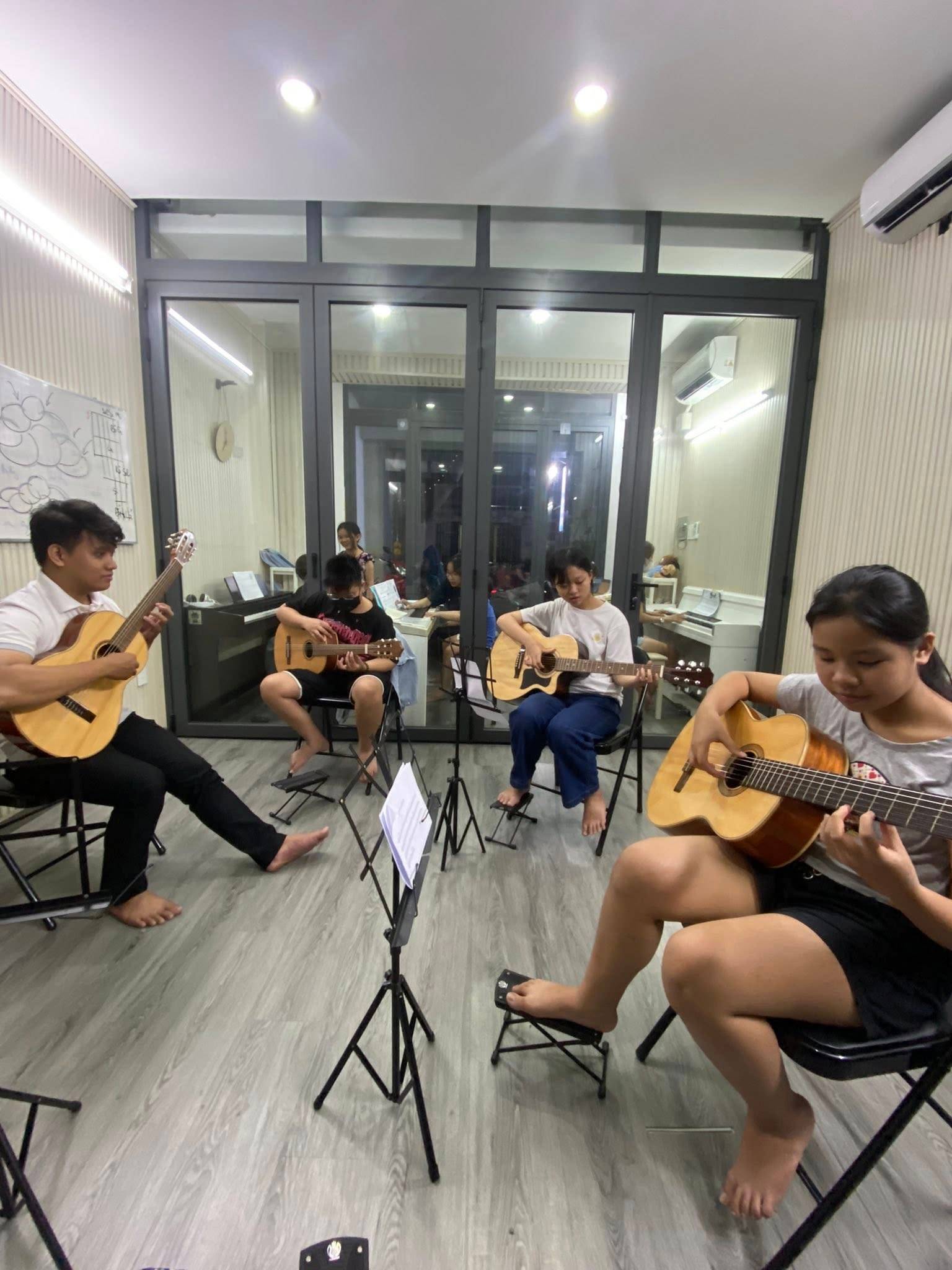 Trung tâm Âm nhạc & Mỹ thuật - Bình Tân