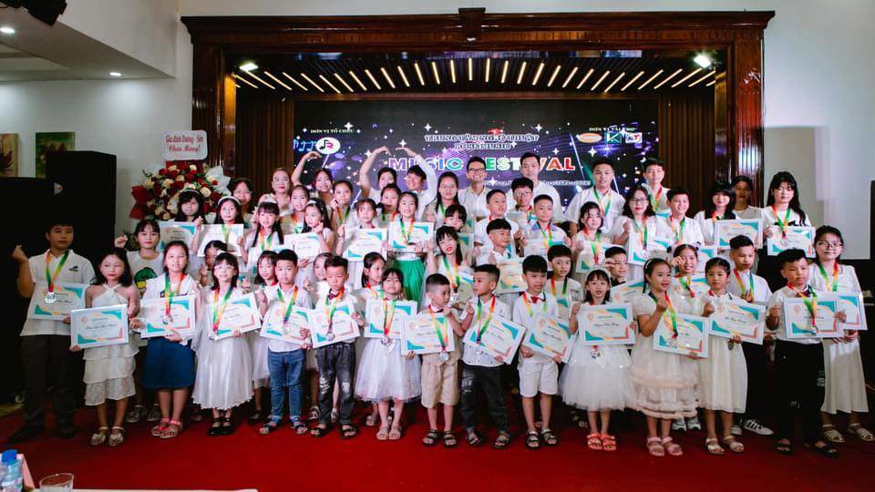 Trung tâm Âm nhạc Rose Music - Kiến An