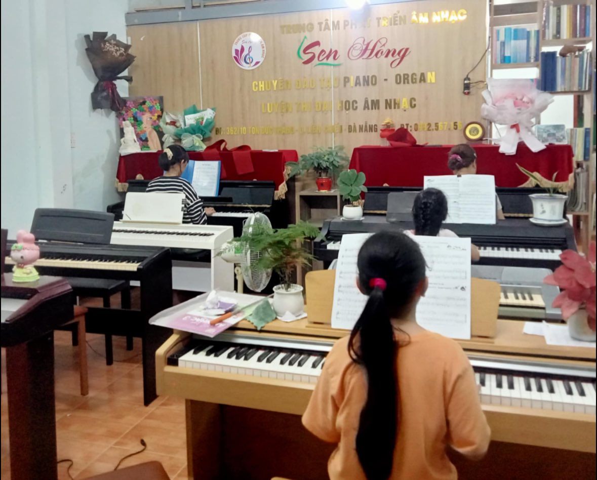 Trung tâm Âm nhạc Sen Hồng - Đà Nẵng