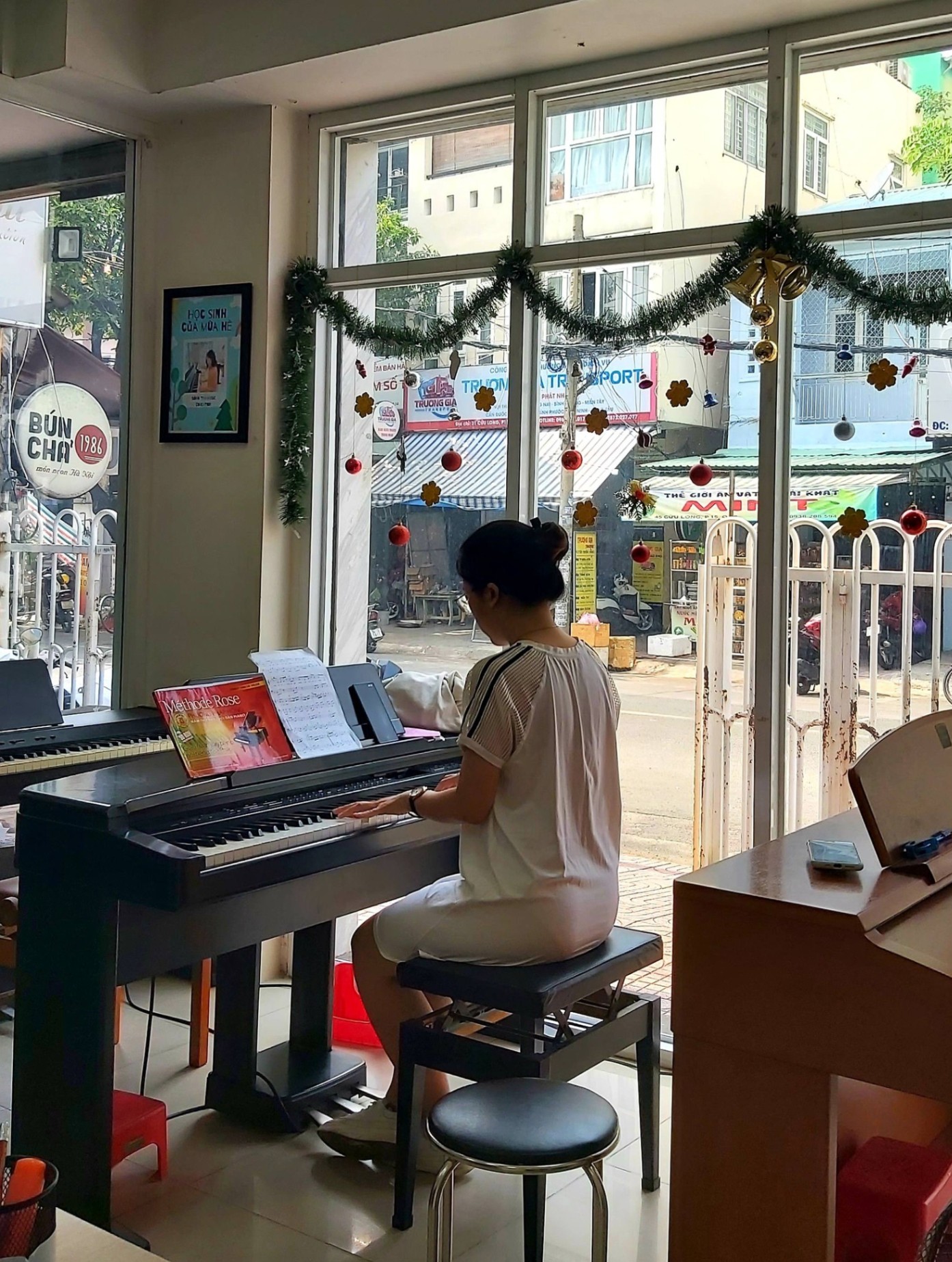 Trung tâm Âm nhạc Sông Thu - Quận 10