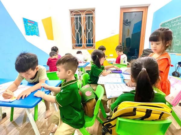 Trung tâm Anh ngữ Julia - Nam Hồng