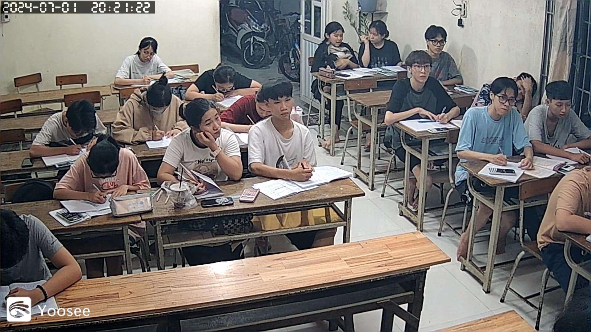 Trung tâm Bồi dưỡng Kiến thức Vật lý - Tiếng Anh - Huế