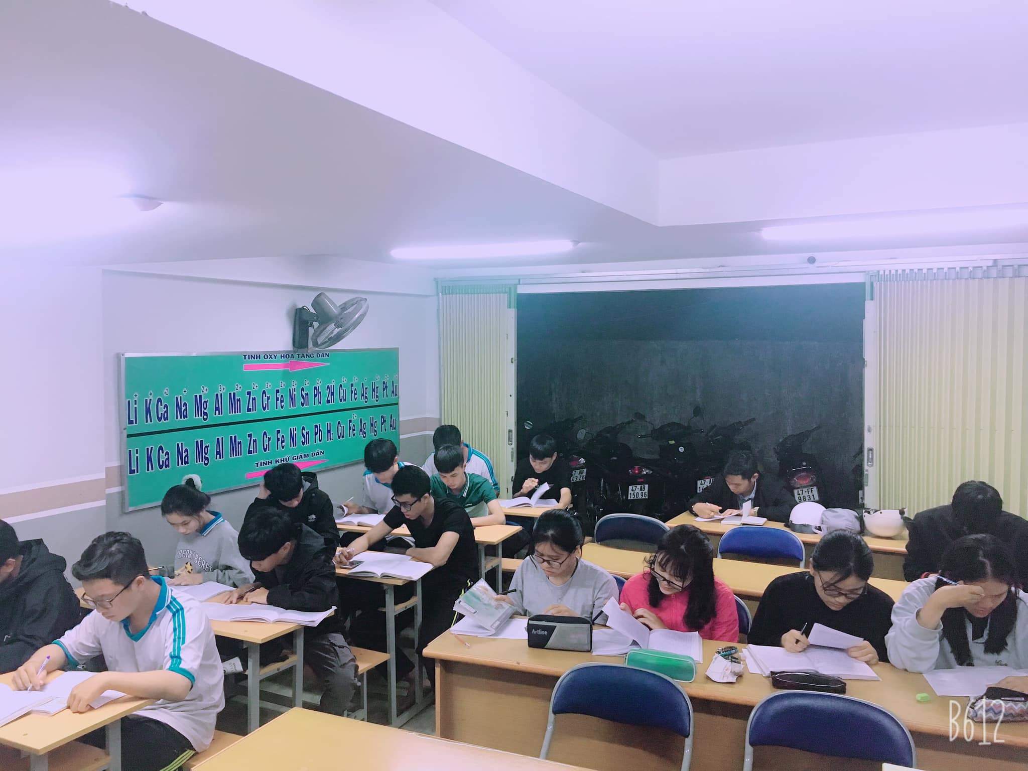 Trung tâm Bồi Dưỡng Văn Hóa Và Luyện Thi Đại Học Tri Thức Tại Buôn Ma Thuột