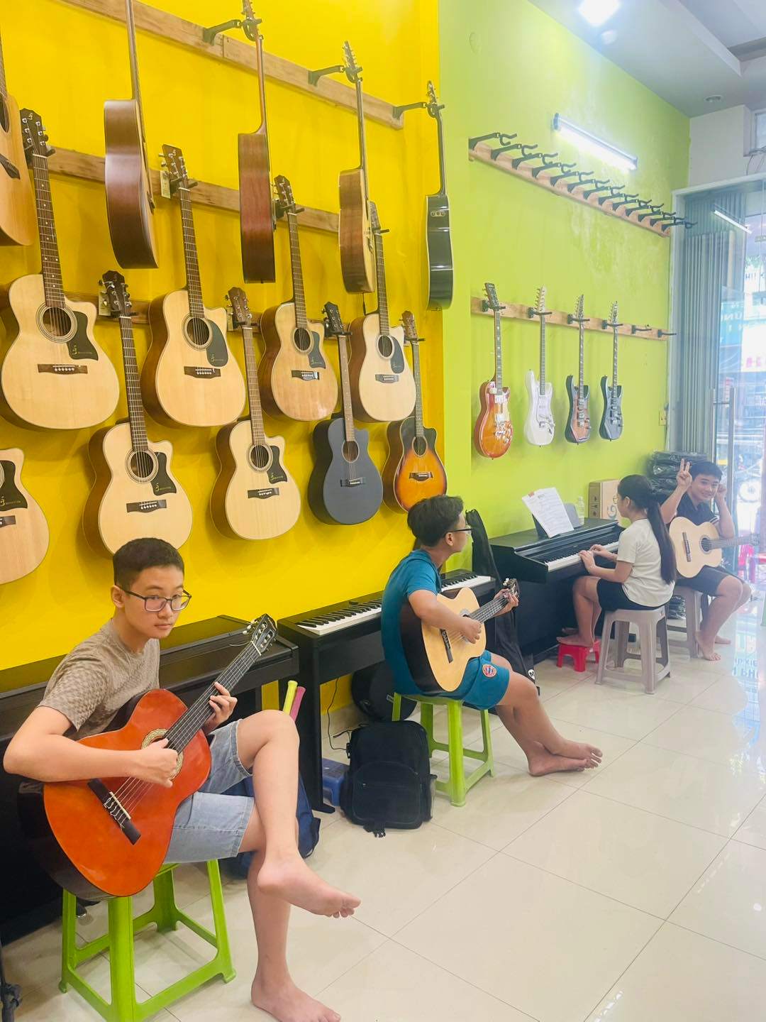 Trung tâm Đàn Mê Music - Phương Sai