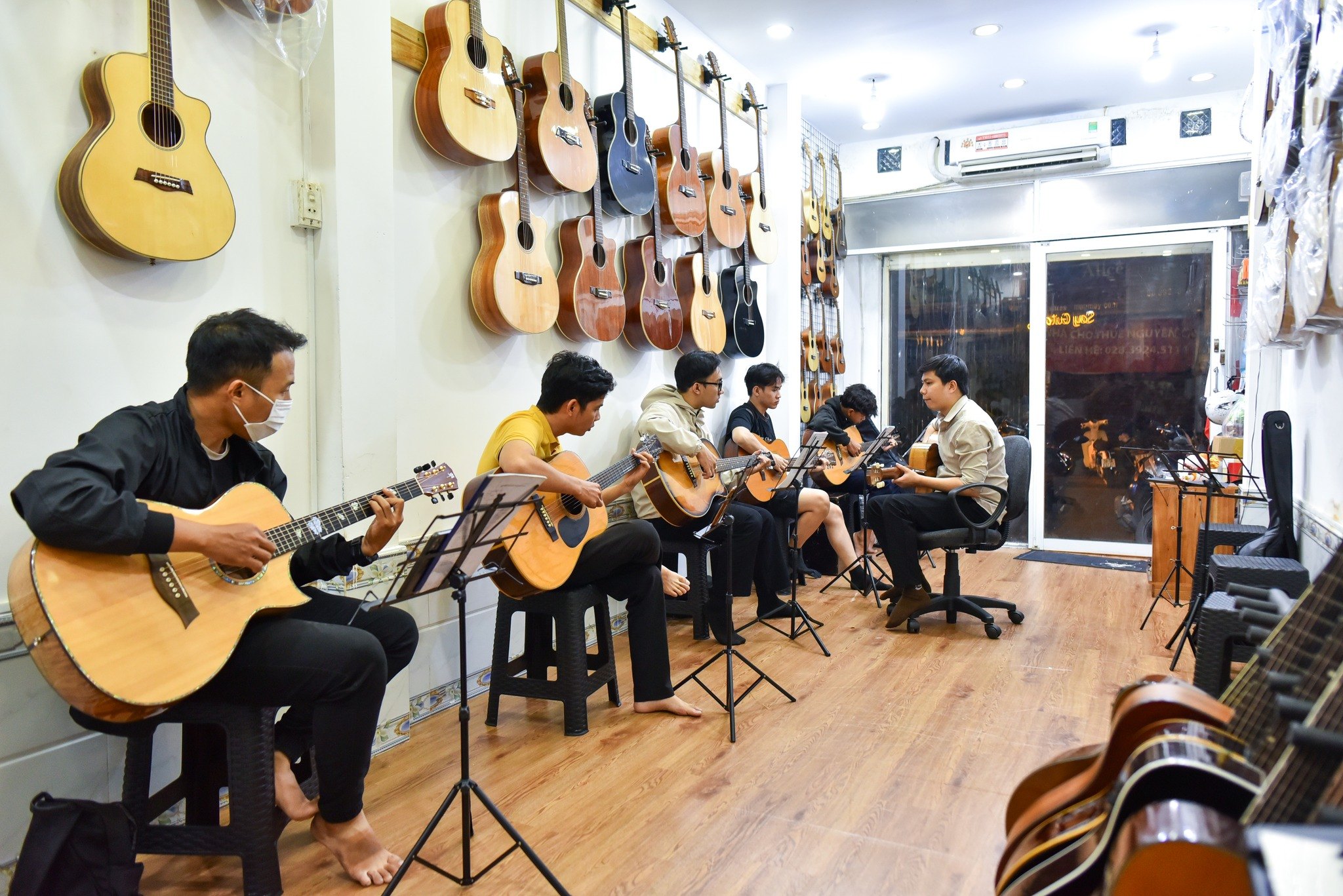 Trung tâm dạy đàn SAY Guitar - Quận 5