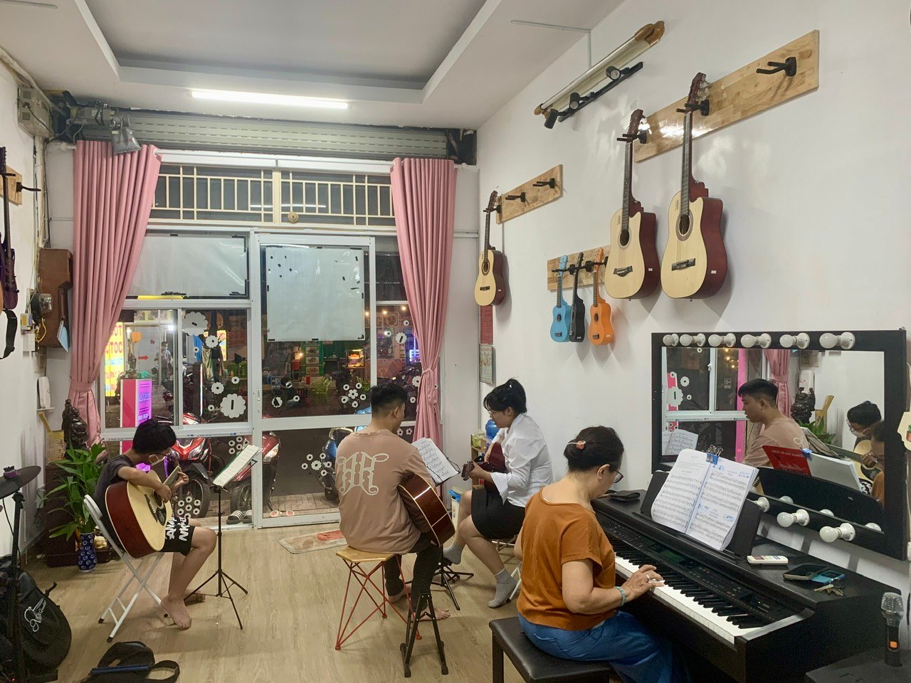 Trung tâm Dạy nhạc Mon Music - Tân Bình