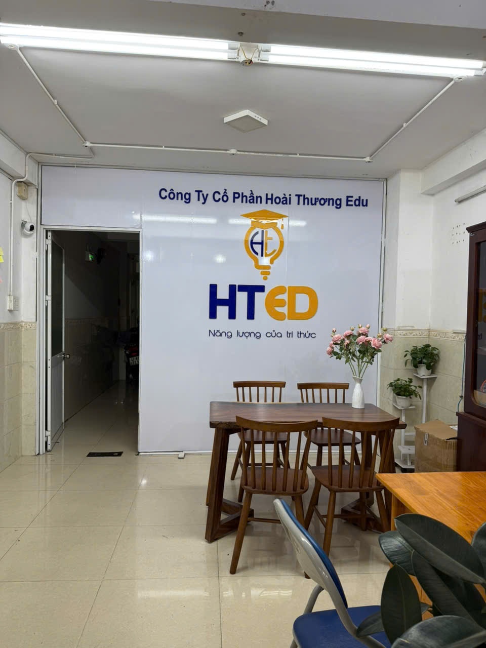 Trung Tâm Dạy Thêm Học Thêm Hoài Thương Edu - Tân Bình