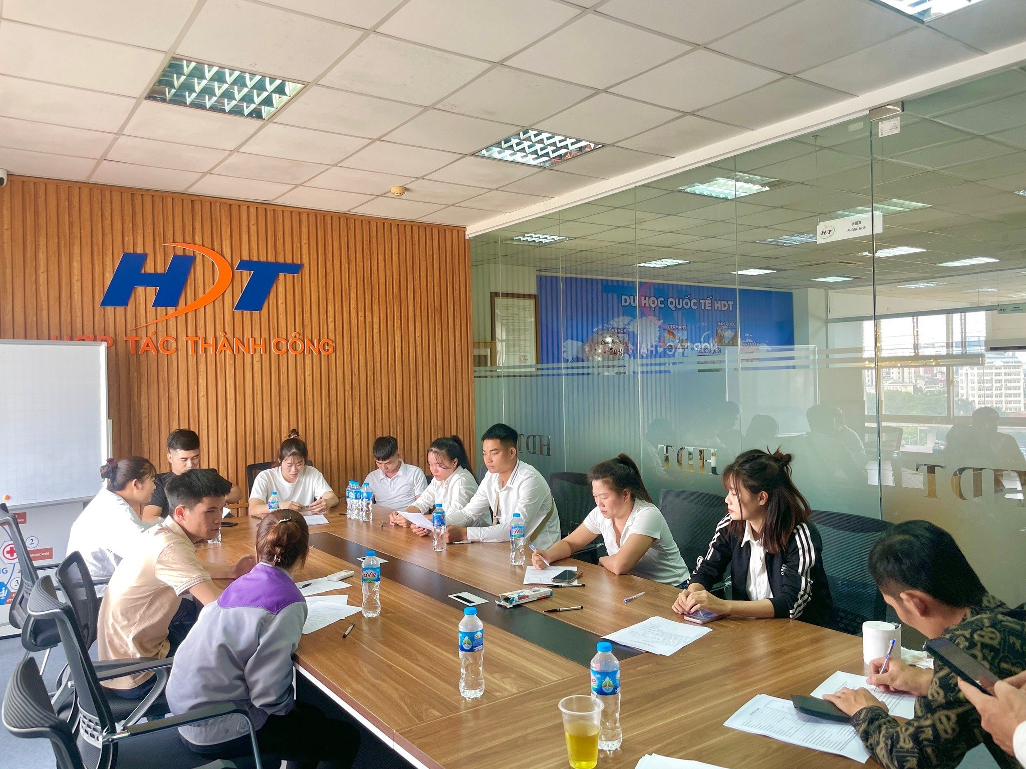 Trung tâm Du Học Quốc Tế và XKLĐ HDT - Cầu Giấy