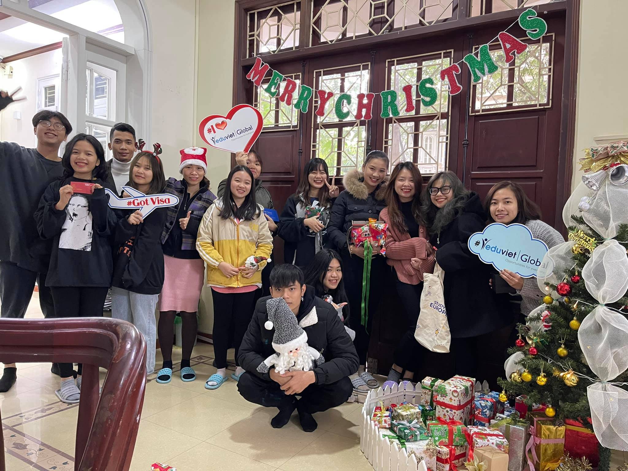 Trung tâm EduViet Global - Cầu Giấy