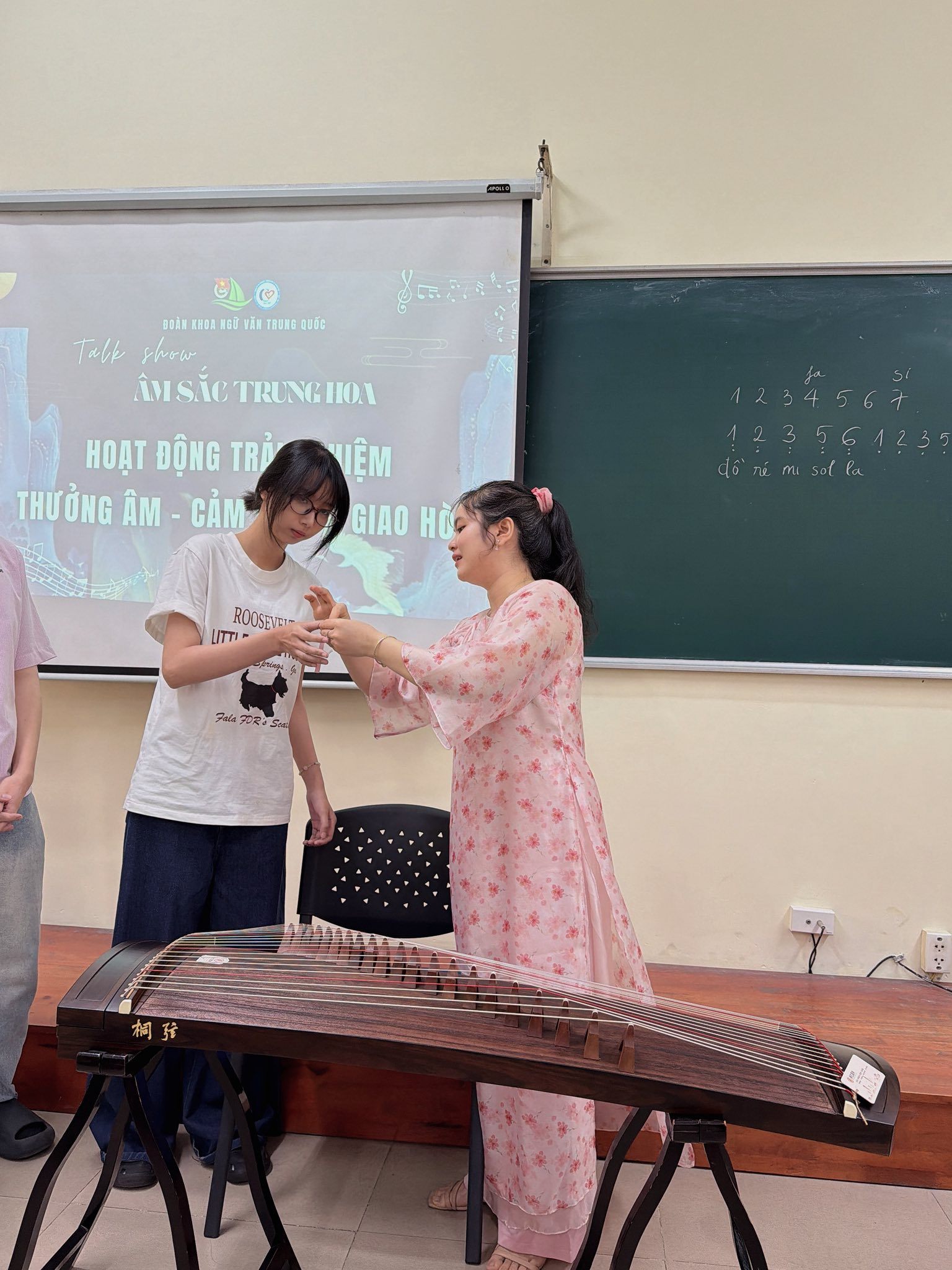 Trung tâm học đàn Đan Thanh - Gò Vấp