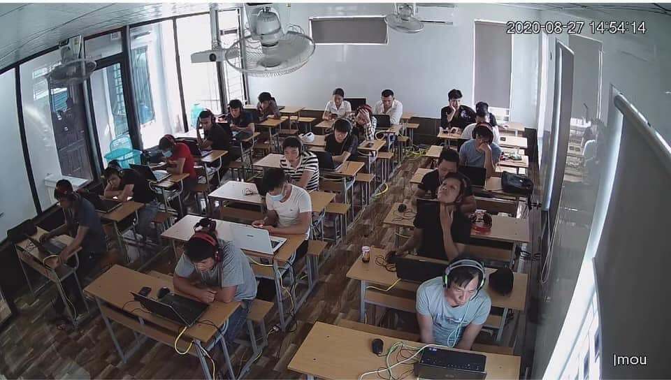 Trung tâm Luyện thi EPS - TOPIK Thầy Hùng - Cô Lan - Tp Vinh