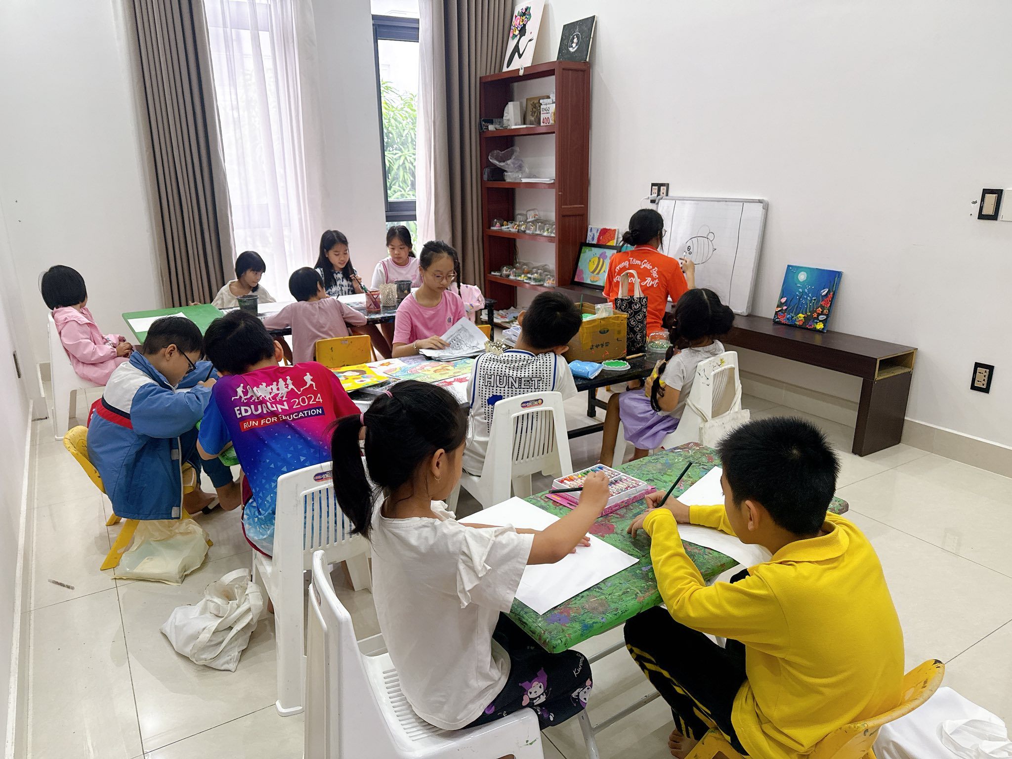 Trung tâm Mỹ thuật Rainbow Art - Thượng Lý