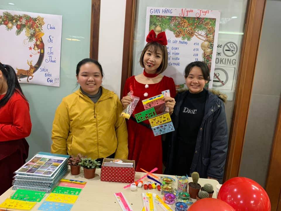 Hội chợ từ thiện tại Aplus