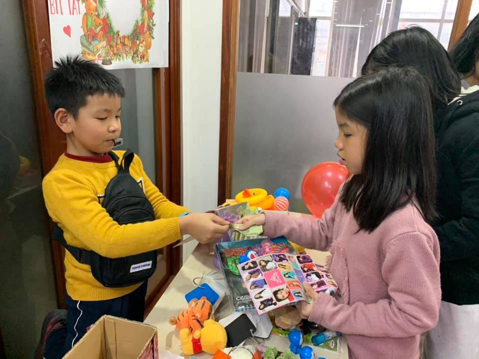 Hội chợ từ thiện tại Aplus