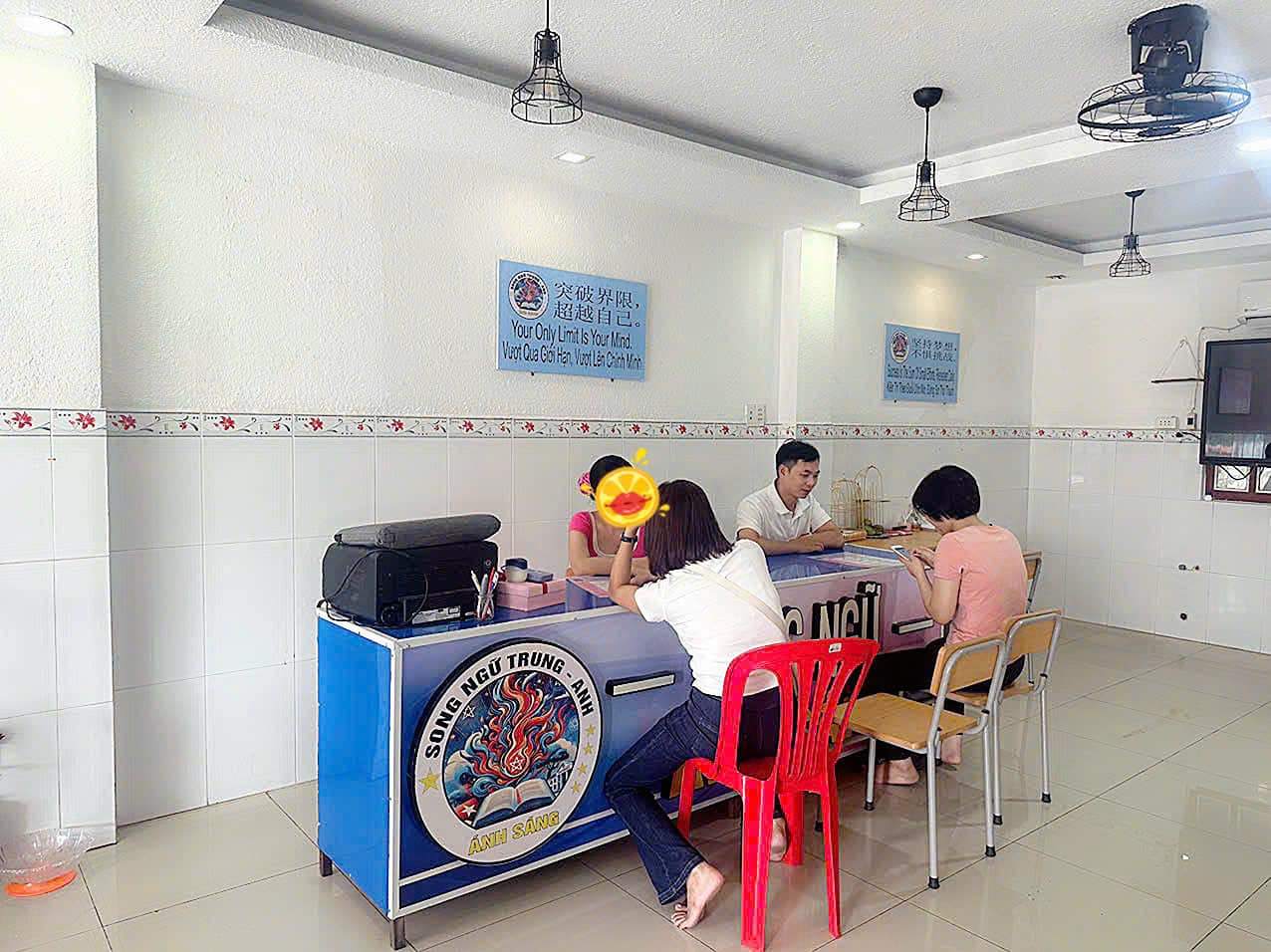 Trung tâm Song Ngữ Trung - Anh Ánh Sáng - Dĩ An