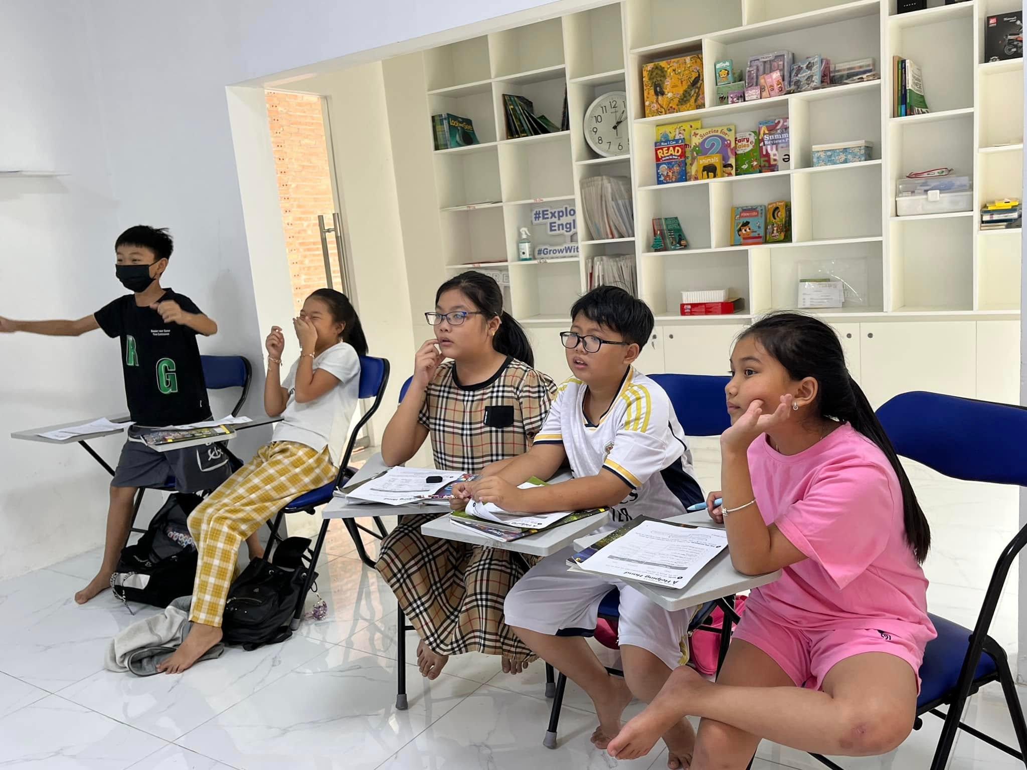 Trung tâm Tiếng Anh Explore English - Bình Chuẩn