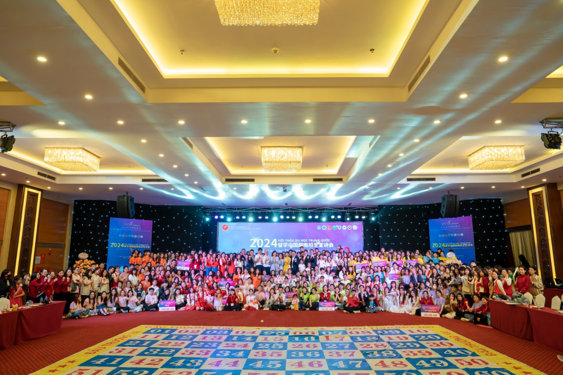 Trung tâm Tiếng Trung Triệu Sơn - Vân Vân Thiên Bình