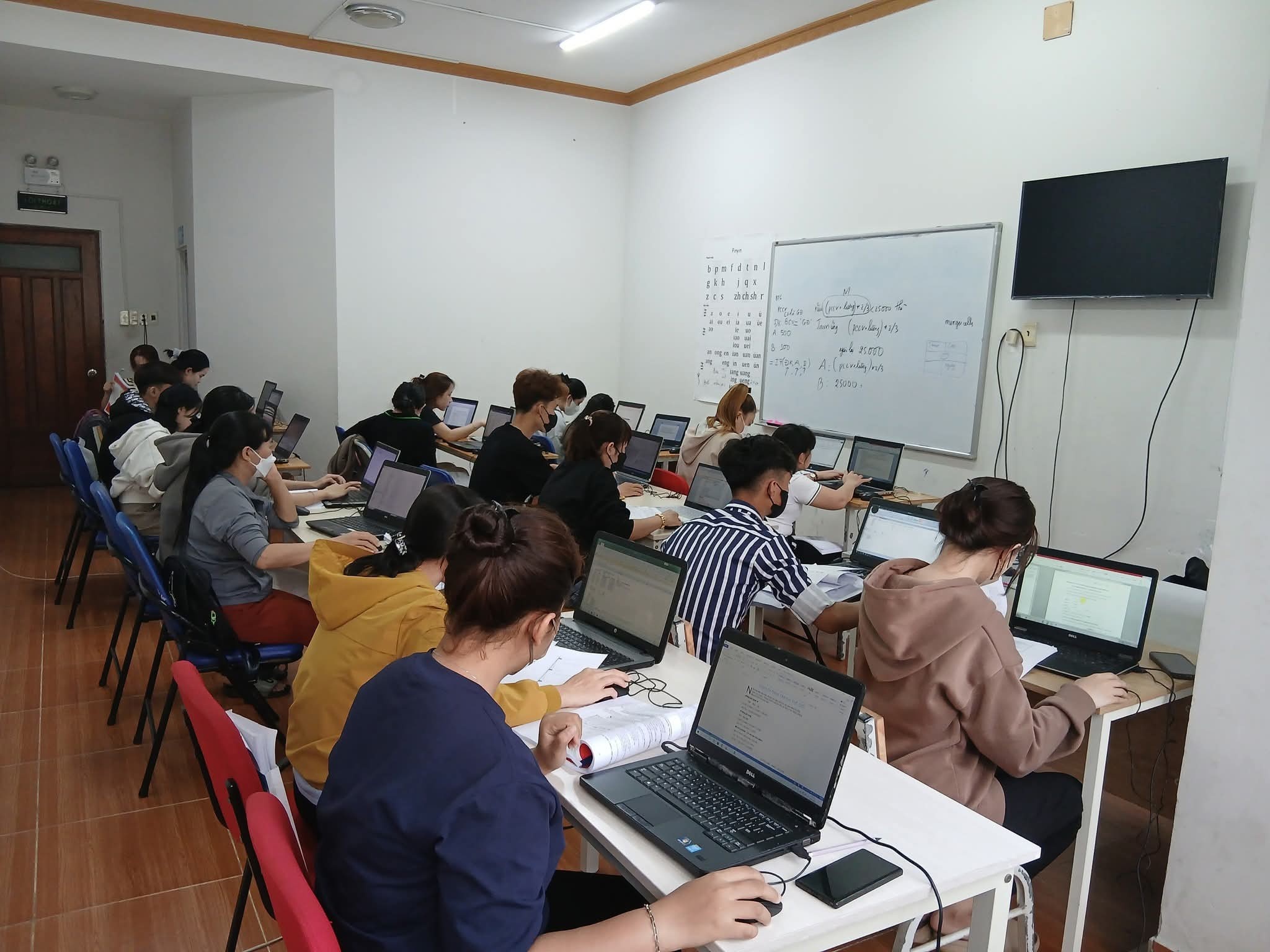 Trung tâm Tin Học Ngoại Ngữ Việt Nam Asia - Bến Cát