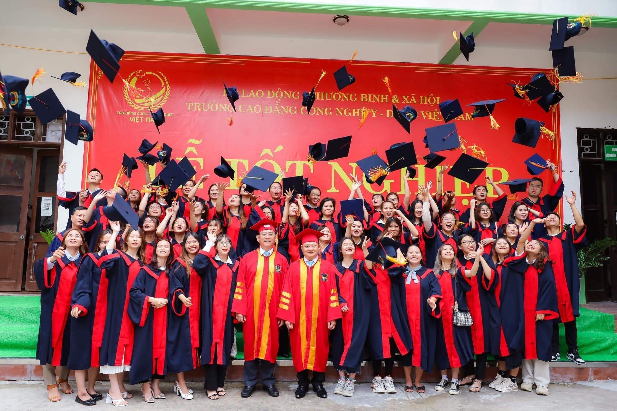 Trường Cao Đẳng Công Nghệ Y- Dược Việt Nam - Tây Thạnh