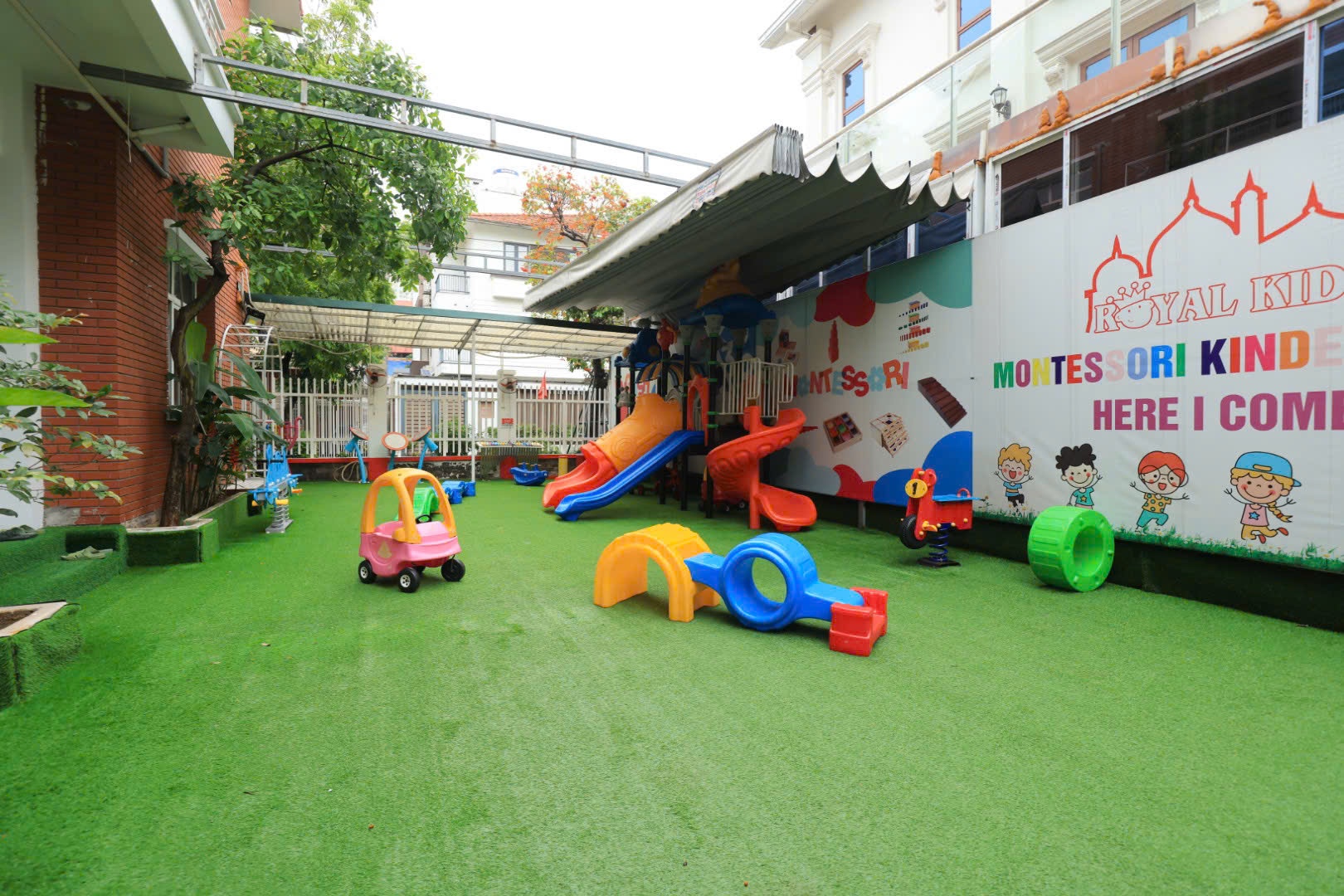 Trường Mầm Non Em Bé Hạnh Phúc - RoyalKidz 2 - Làng Việt Kiều Châu Âu