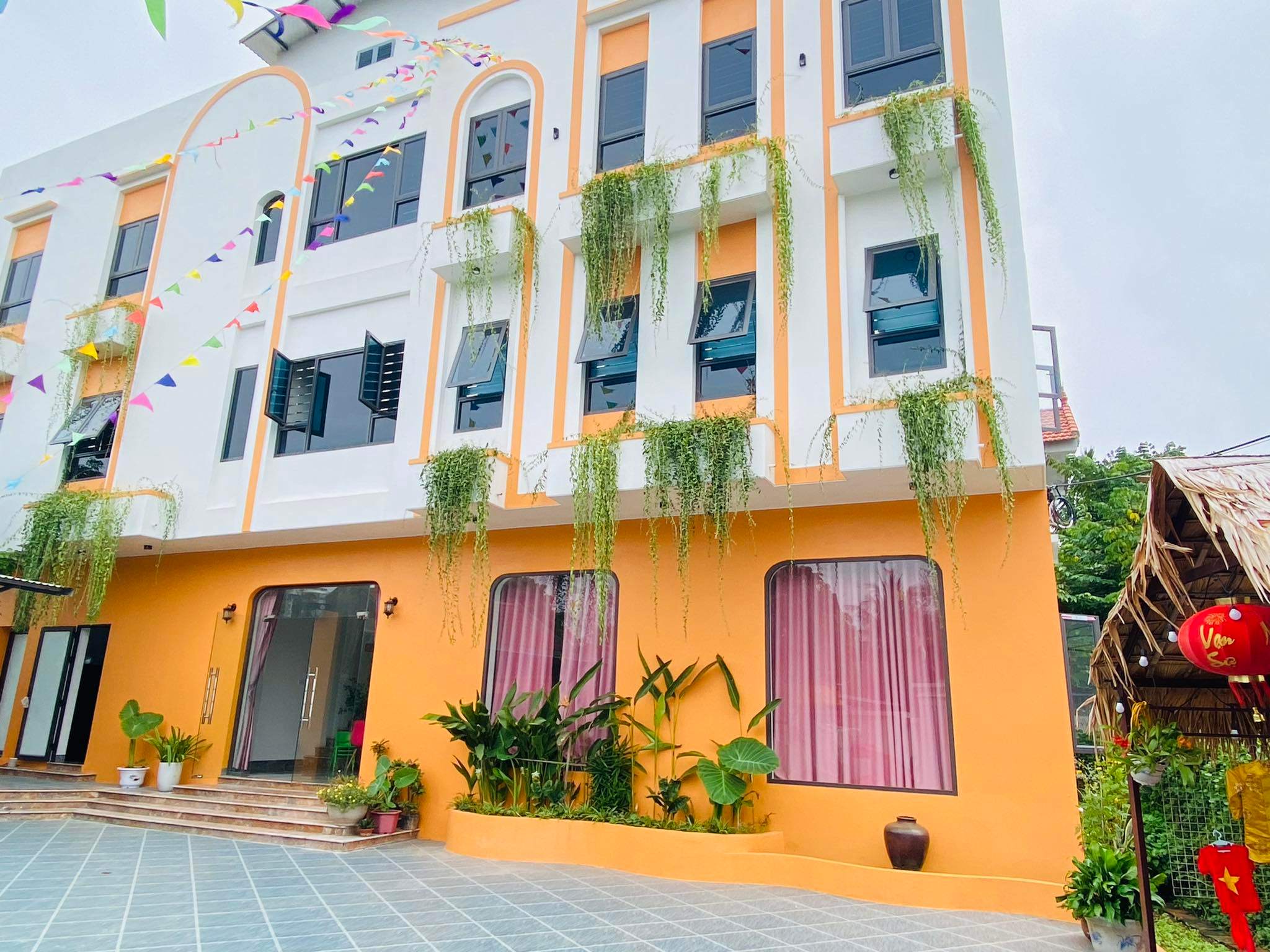 Trường Mầm non Little Sun Kindergarten - Hoa Lư