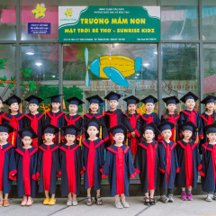 Trường Mầm Non Mặt Trời Bé Thơ Sunrise Kidz - Phùng Chí Kiên