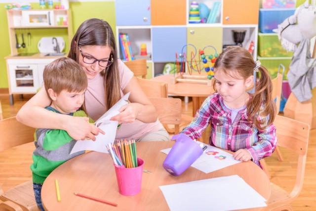 Hướng dẫn ba mẹ 5 giáo cụ Montessori tự làm đơn giản tại nhà
