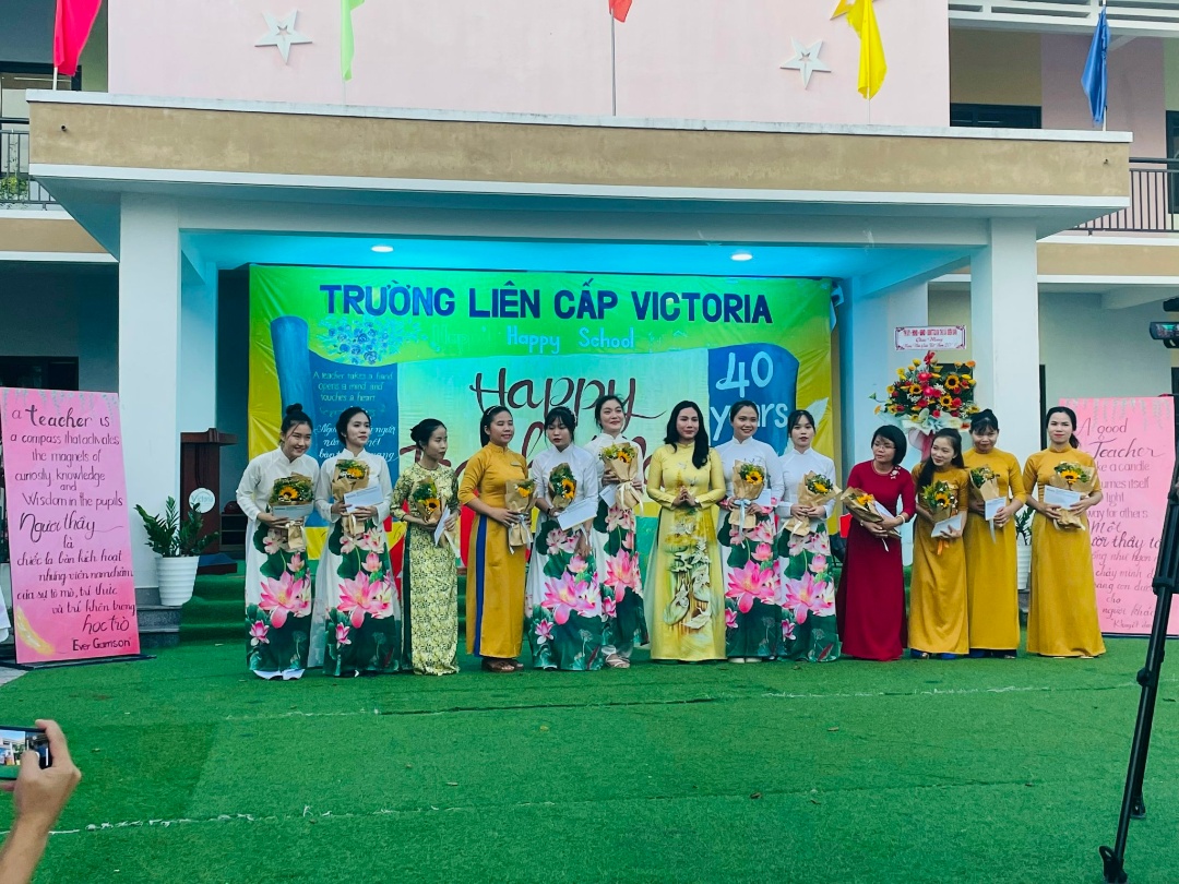 Đội ngũ giáo viên