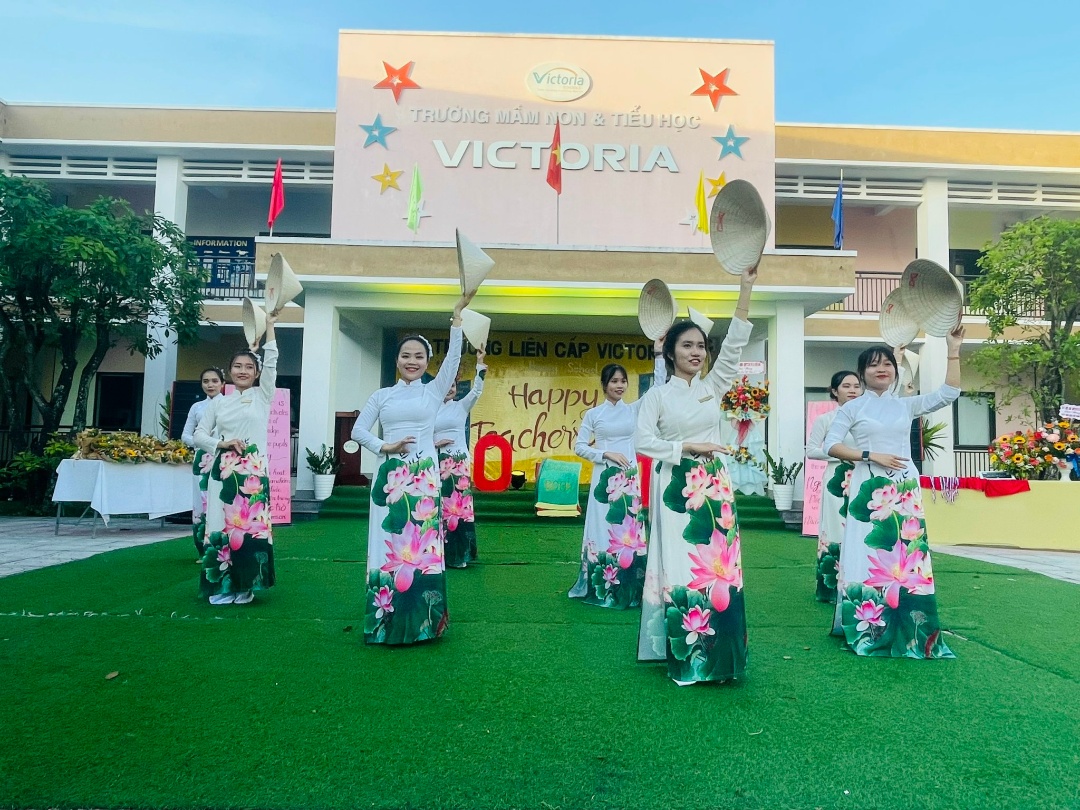 Đội ngũ giáo viên