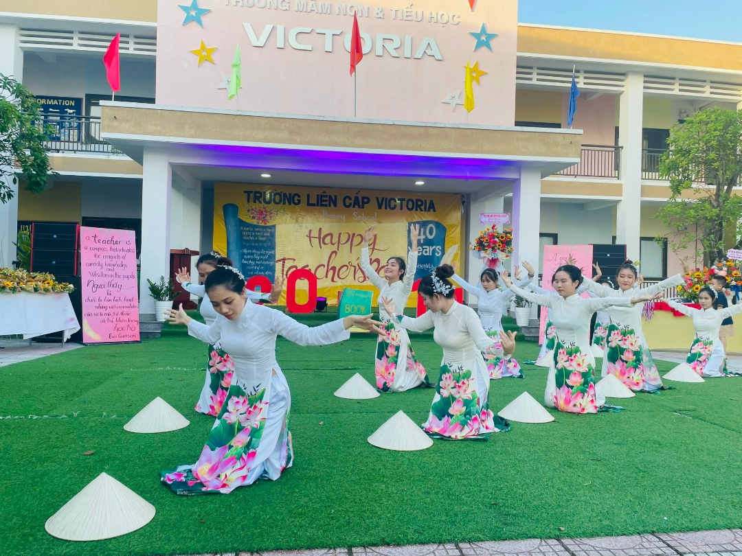 Đội ngũ giáo viên